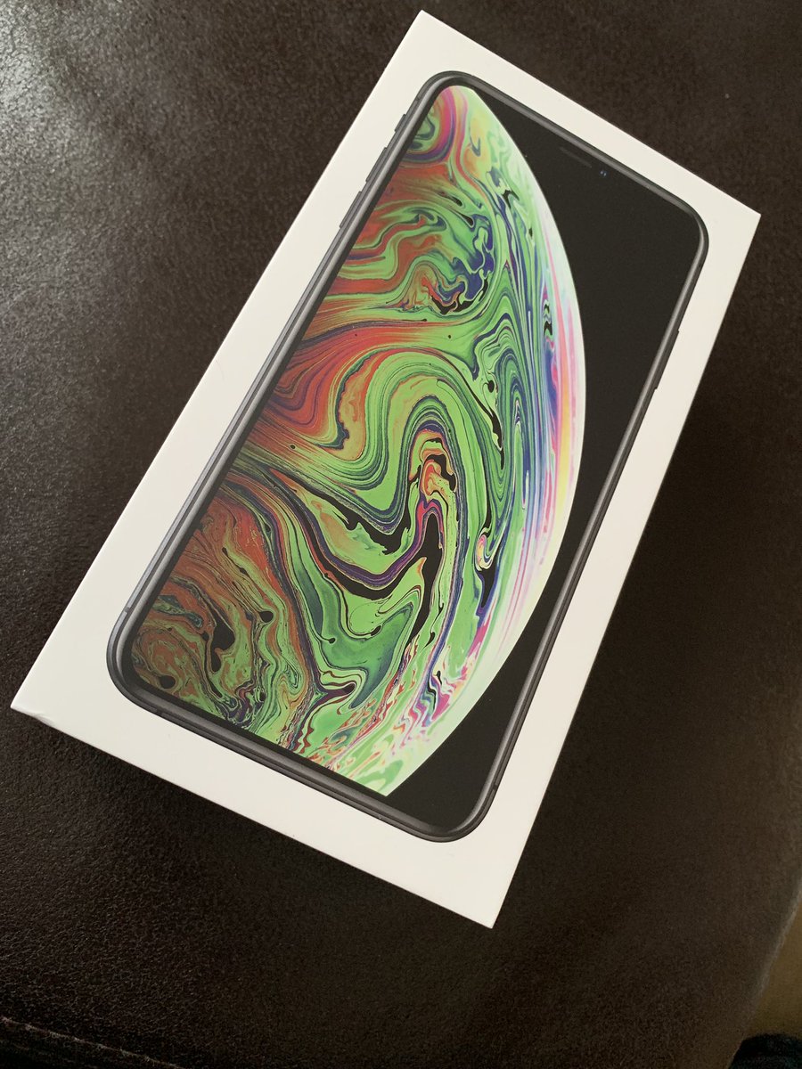 SteveMiles91's tweet image. Just received my new Xs max! I may not be the 1st to get it but still just as excited thanks o2 , #o2 #happy #o2refresh