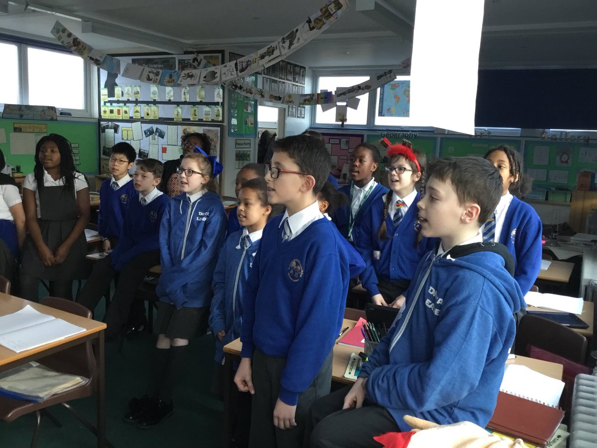 Y6stannes's tweet photo. Learning our Christingle song! https://t.co/9eaL9WTaTO