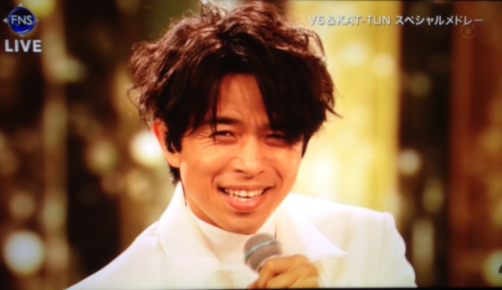 okada_v6_tom's tweet image. いやいやいや。
反則すぎるだろ。
え。なにこれ。
え。やばいやんこれ。なんやねん。神すぎる。

#FNS歌謡祭第二夜 #三宅健 #井ノ原快彦 #金髪 #V6 #Superpower #Darling