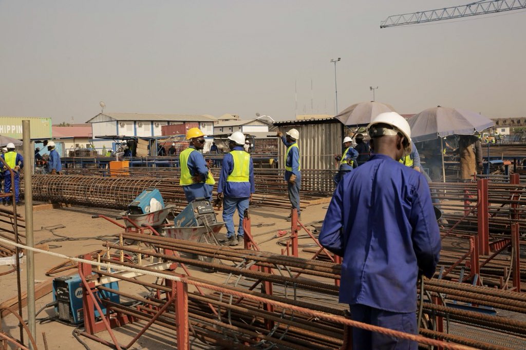 Workers onsite at the Second Niger Bridge. 5th December 2018. Metalwork and concrete casting etc ongoing at the Main Yard in Onitsha870 personnel currently onsite, across all the sites/Yards. :  @nsia_nigeria