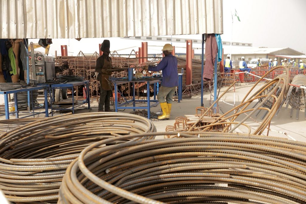 Workers onsite at the Second Niger Bridge. 5th December 2018. Metalwork and concrete casting etc ongoing at the Main Yard in Onitsha870 personnel currently onsite, across all the sites/Yards. :  @nsia_nigeria