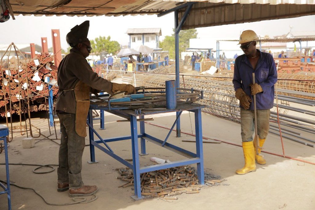 Workers onsite at the Second Niger Bridge. 5th December 2018. Metalwork and concrete casting etc ongoing at the Main Yard in Onitsha870 personnel currently onsite, across all the sites/Yards. :  @nsia_nigeria