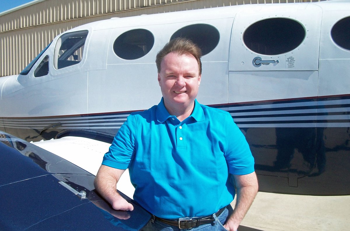 AbleFlight's tweet image. Born without hands or feet, and flies for a living. How does Able Flight pilot Randy Green do it? vimeo.com/182209854. Have a physical disability and want to become a licensed pilot? Deadline for a 2019 Able Flight scholarship is 12-31-2018 ableflight.org