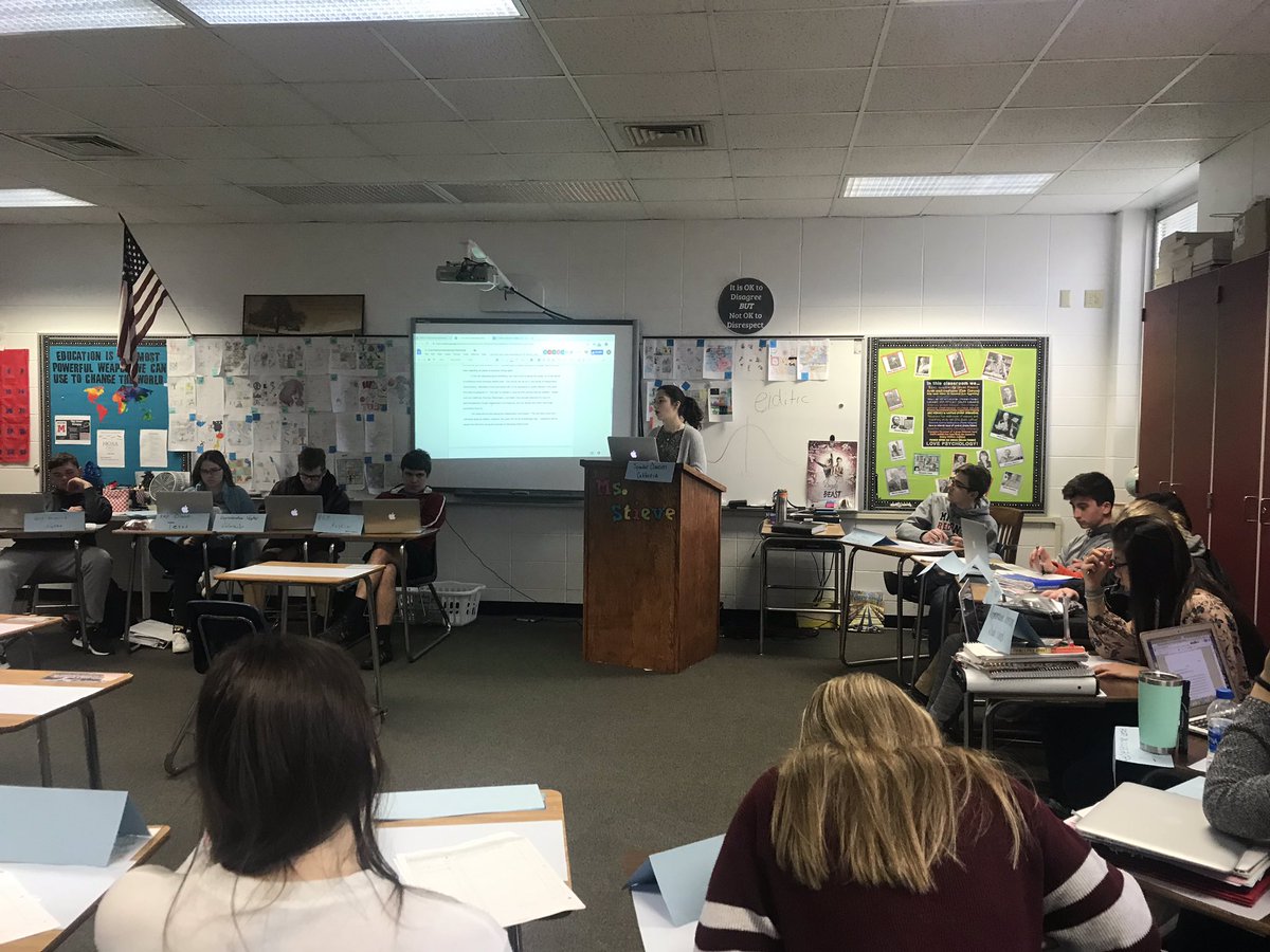 ReneeStieve's tweet photo. If only congress could work as effectively as these students our country would be in a better place. #mockcongress #2ndhourcivics #mhsinnovation https://t.co/MCrhnDHfMz
