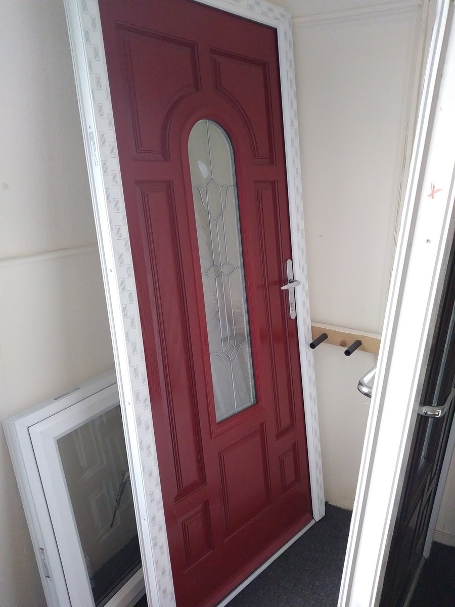 WindowsSelect's tweet image. #specialoffer #selectwindows
Composite Doors from £499 fitted sold as seen ring us for a survey 08001 670 680