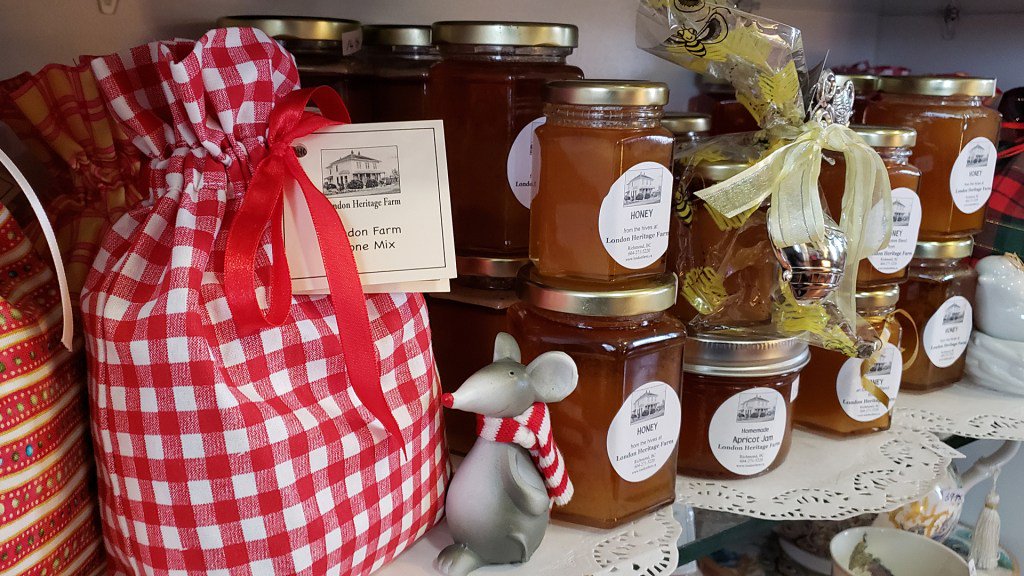 Last Minute Gift Shopping londonheritagefarm.ca/news/?p=6331