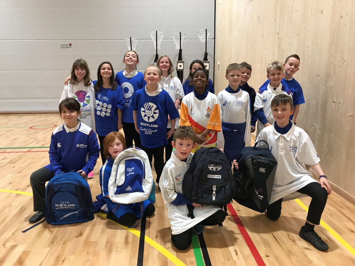 Fantastic to see multiple Team Scotland shooting medallist <a href="/neilstirton/">Neil Stirton</a> dropping in on an Aberdeen school training session and inspiring the next generation!

All looking great in their Team Scotland kit! 👍🏴󠁧󠁢󠁳󠁣󠁴󠁿

pressandjournal.co.uk/fp/news/aberde…