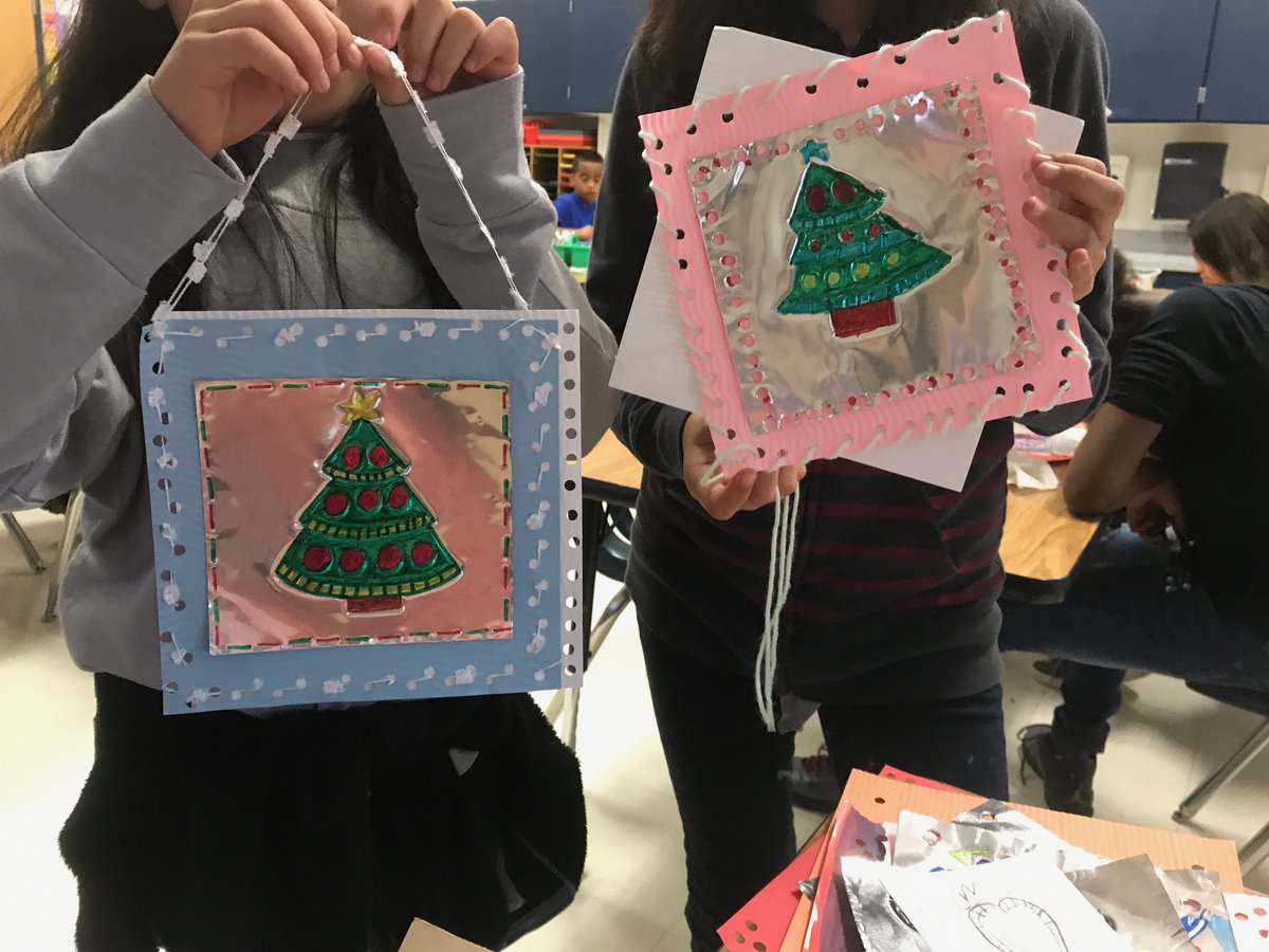 Holiday  theme Hojalats! ❤️🎨⁦<a href="/daviscfb/">Dale B. Davis Elementary</a>⁩