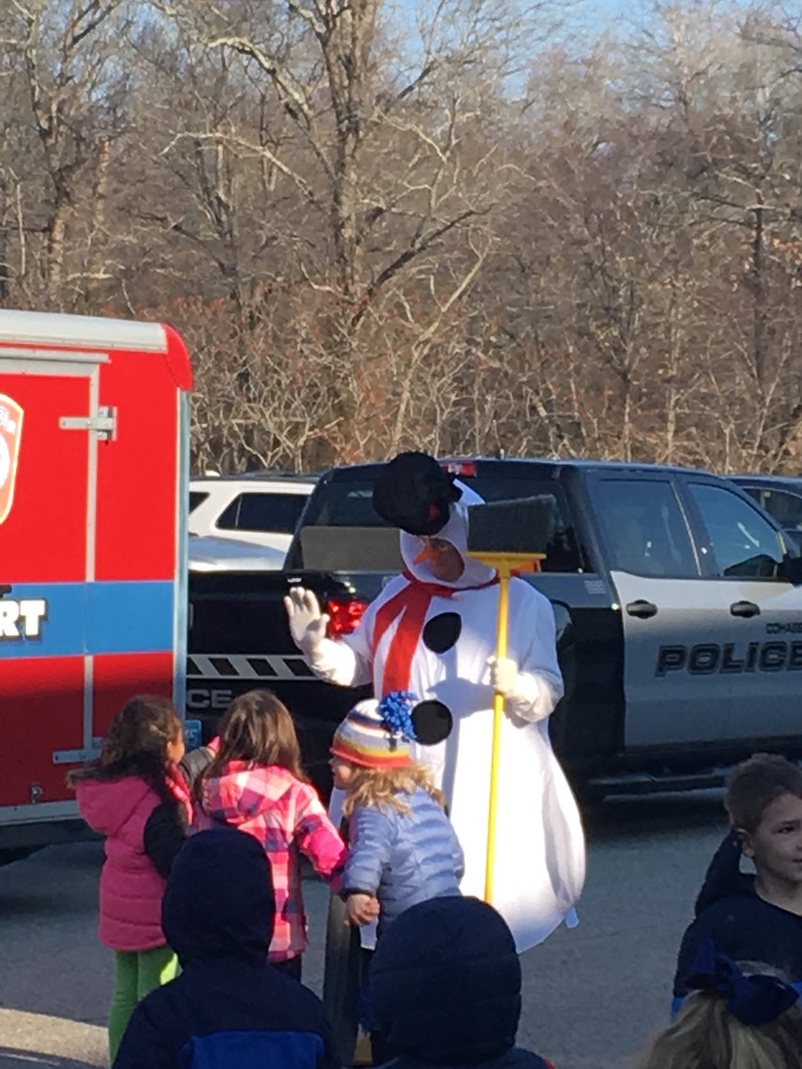 CohassetSuper's tweet photo. Frosty is a hit today at the Osgood School! https://t.co/EqGYZHPg7S