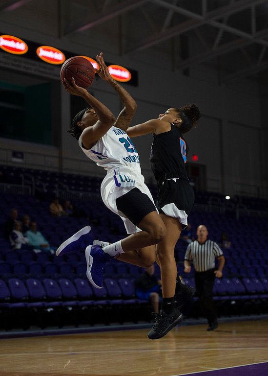 FSWBucs's tweet image. And some more fantastic captures from another one of our ever talented local photographers @tessamort from last night! 

🖼️📷&amp;gt;&amp;gt;&amp;gt; bit.ly/2EreyW4