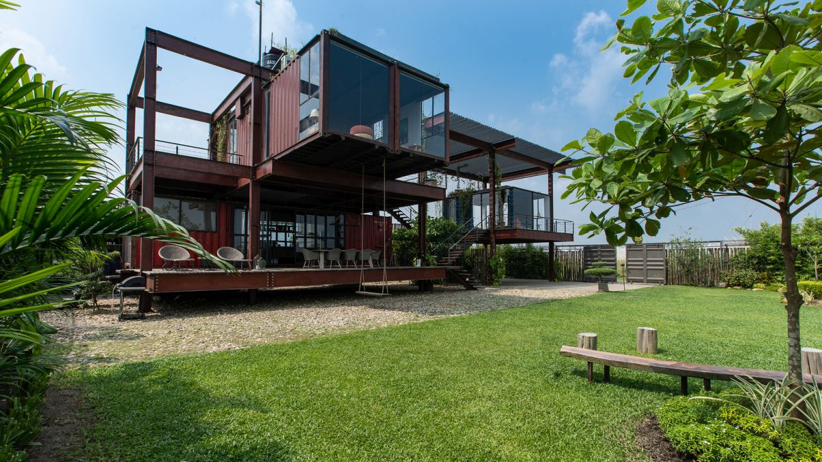 seanismith's tweet image. A Shipping Container House With A Surprisingly Lightweight Appearance dlvr.it/QtSHhm
