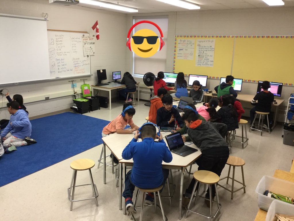 KeelingLesley's tweet image. Grade 4s @barondaleps are coding in the inquiry lab this morning! #grinchhourofcode #weekofcode #peel21st