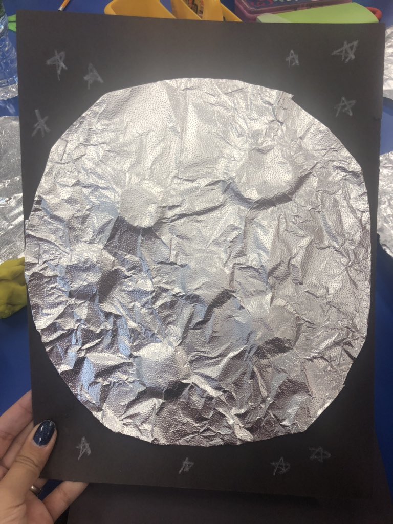 Mrs__Guzman's tweet image. Creating craters for our informational moon writing project 🌚 #WeeCreate #WeeWrite