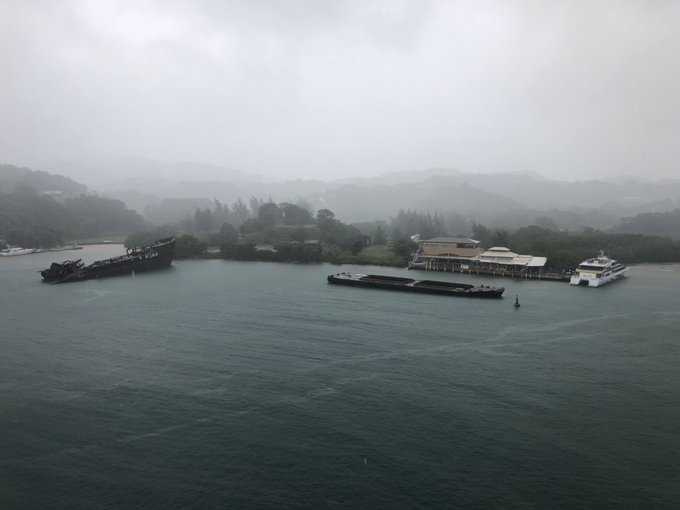 Still looks beautiful on Isle Roatan Honduras this morning despite the rainy weather. https://t.co/I