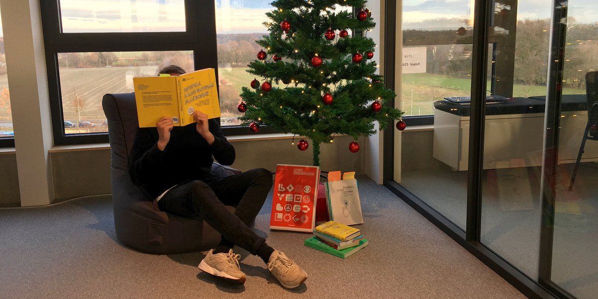 Wir durchstöbern gerade unsere Buchsammlung auf der Suche nach Must-Haves, die auf der Liste von Buchempfehlungen in unserem Company Building Toolkit nicht fehlen dürfen. 📚🧐
Mach mit bei unserem Gewinnspiel und gewinne eins der Pakete!

Infos auf Facebook und LinkedIn.