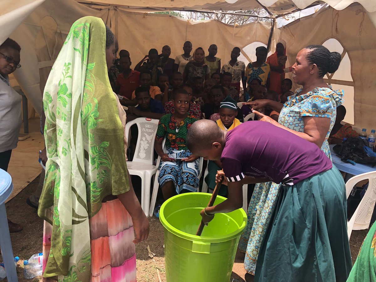 AnnaTemba7's tweet photo. Universal health coverage means equitable health access regardless of gender, age or location! Quality #SRHR is a health right. Invest in health for our young people today #UHCDay2018 https://t.co/T1j0OmeQER
