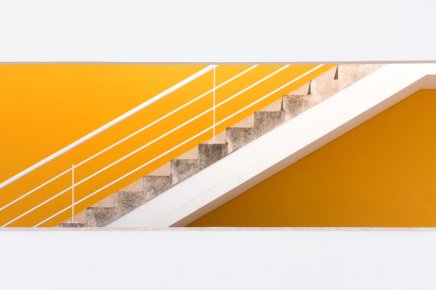 CS_decor's tweet image. L’escalier évolue aussi avec l’architecture. De la forme à la couleur, en passant par l’inclinaison, de nombreux éléments sont à prendre en compte pour créer cet élément central de votre maison et l’intégrer parfaitement au reste de votre intérieur.