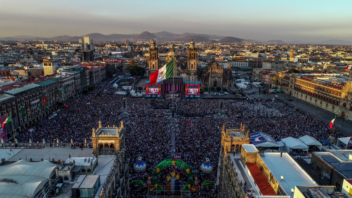 RT en Español (@ActualidadRT) on Twitter photo 2018-12-12 15:41:32 Roma no se construyó en un día y un nuevo sistema político mexicano también llevará tiempo, mucho tiempo y tenacidad. Pero algo se está moviendo ya. es.rt.com/6el0 @BuenrostrJavier Roma no se construyó en un día y un nuevo sistema político mexicano también llevará tiempo, mucho tiempo y tenacidad. Pero algo se está moviendo ya. es.rt.com/6el0 @BuenrostrJavier