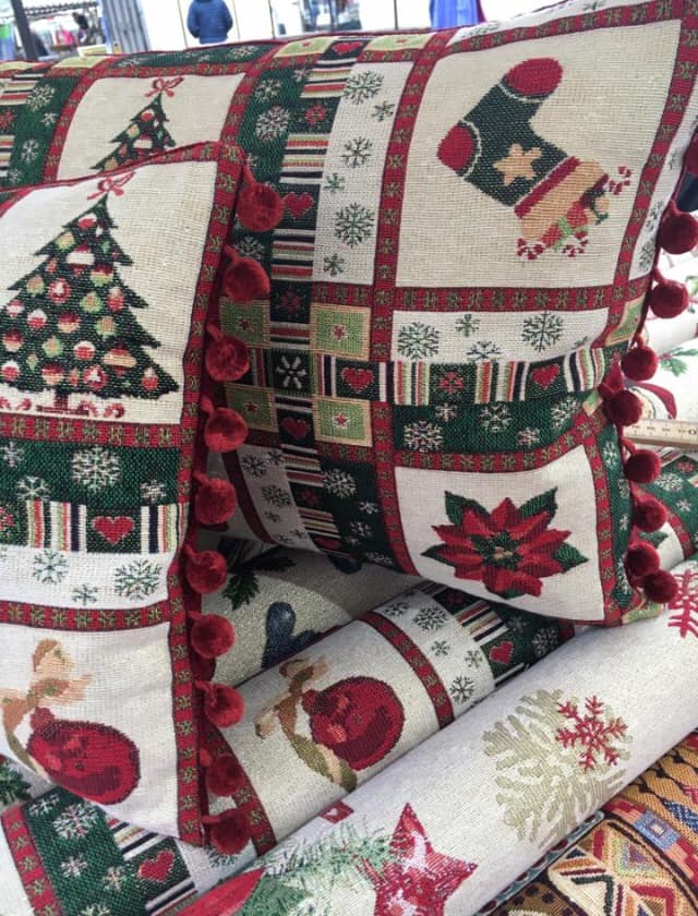 and these!!! 13 days till Christmas everyone!! #bestdeals #tradeonly #wholesale #craftyfabrics #crafts #crafty #fabric #designs #chathamglyn #chathamglynfabrics #craftybychathamglyn #followus #followme #followforfollow #follow4follow #wefollowback #followchatham #christmas