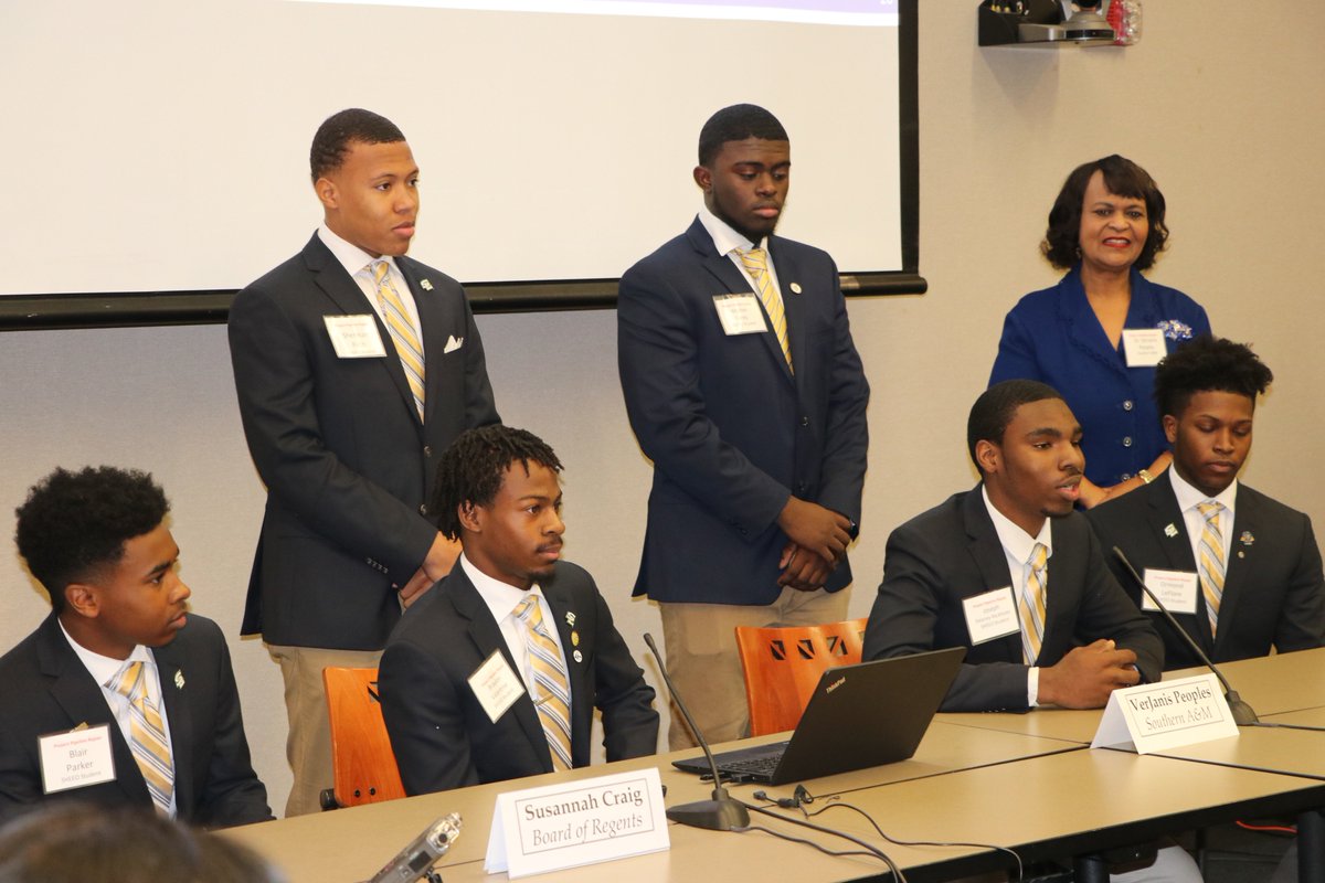 LA_Regents's tweet image. Pleased to welcome the young men of Louisiana's @SHEEOed #ProjectPipeline -- a program focused on increasing the number of minority males in teaching -- to the joint board meeting today. These juniors and seniors at @sulabschool have committed to pursing careers in education.