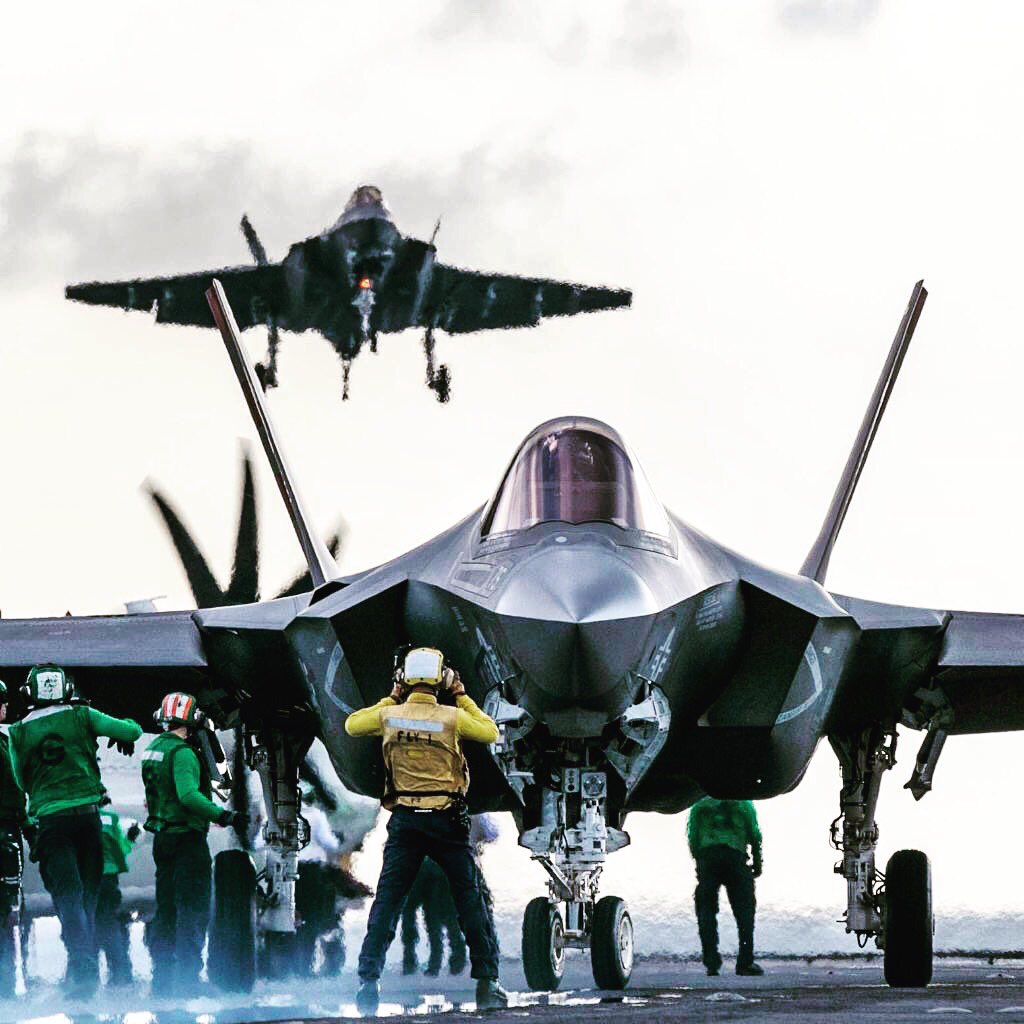 BremontMilitary's tweet image. Just an everyday snap from one of our F-35C friends. 😉 Amazing! #F35C #LightningII #USNavy @Bremont