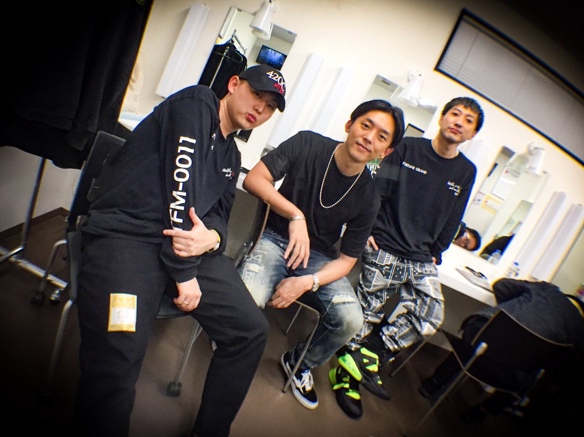 ToMsJookJoint's tweet photo. 自分の3DAYSライブが終わり、愛する先輩のライブが二日連続。
音楽に囲まれて本当に幸せです。
諸先輩方に感謝🙏🔥
#日高光啓32thanniversary #Klooz #KENthe390 #420CinTYO https://t.co/b65V5ahvx3