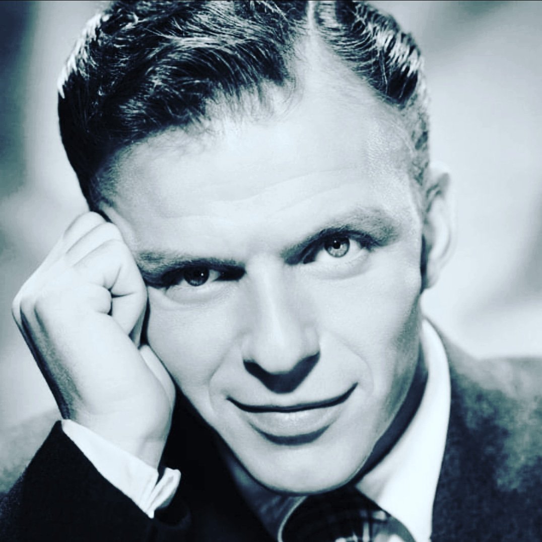 Hoy sería #cumpleaños #birthday de #FrankSinatra #LaVoz #OIBlueEyes #TheChairmanoftheBoard #Hoboken #NuevaYersey #USA #Cantante #Actor #Productor #Director #Presentador #JazzVocal #BigBand #Blues #Jazz #Swing