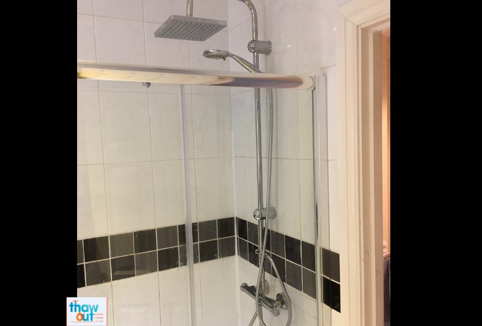 thawoutheating's tweet photo. Helping #Sutton #HomeOwners to minimise waste &amp; increase the efficiency of #Heating &amp; #Plumbing systems plays a big role in reducing their energy bill - you'd be surprised how much water &amp; money you can lose from a leaking shower. See our Bathroom Works @ https://t.co/JAEBMCmCwi https://t.co/f8knjZF1JT