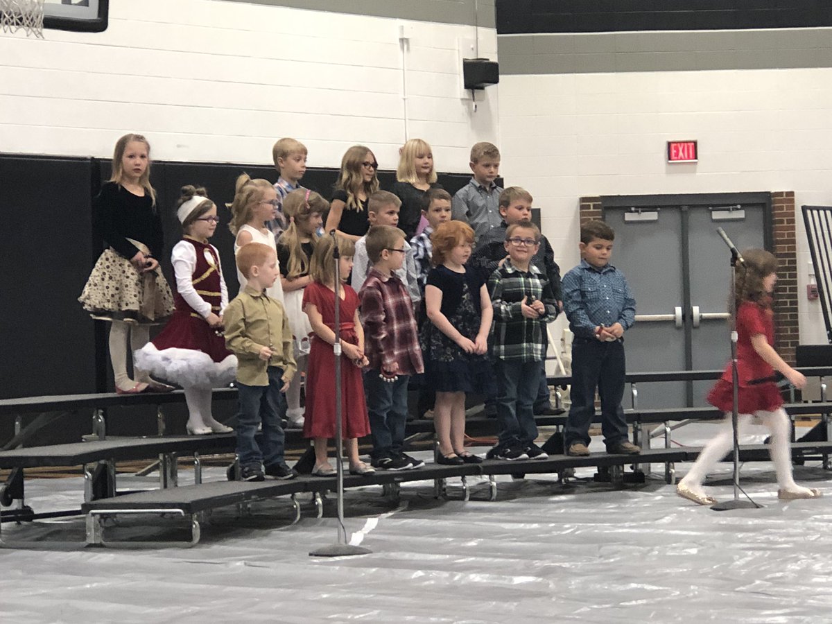 ashirley81's tweet photo. These silly kiddos all dressed up to share their Christmas cheer! Christmas Program 2018! #firstgradefun #Maywoodpride @MaywoodSchool https://t.co/vZF0PL5VKk