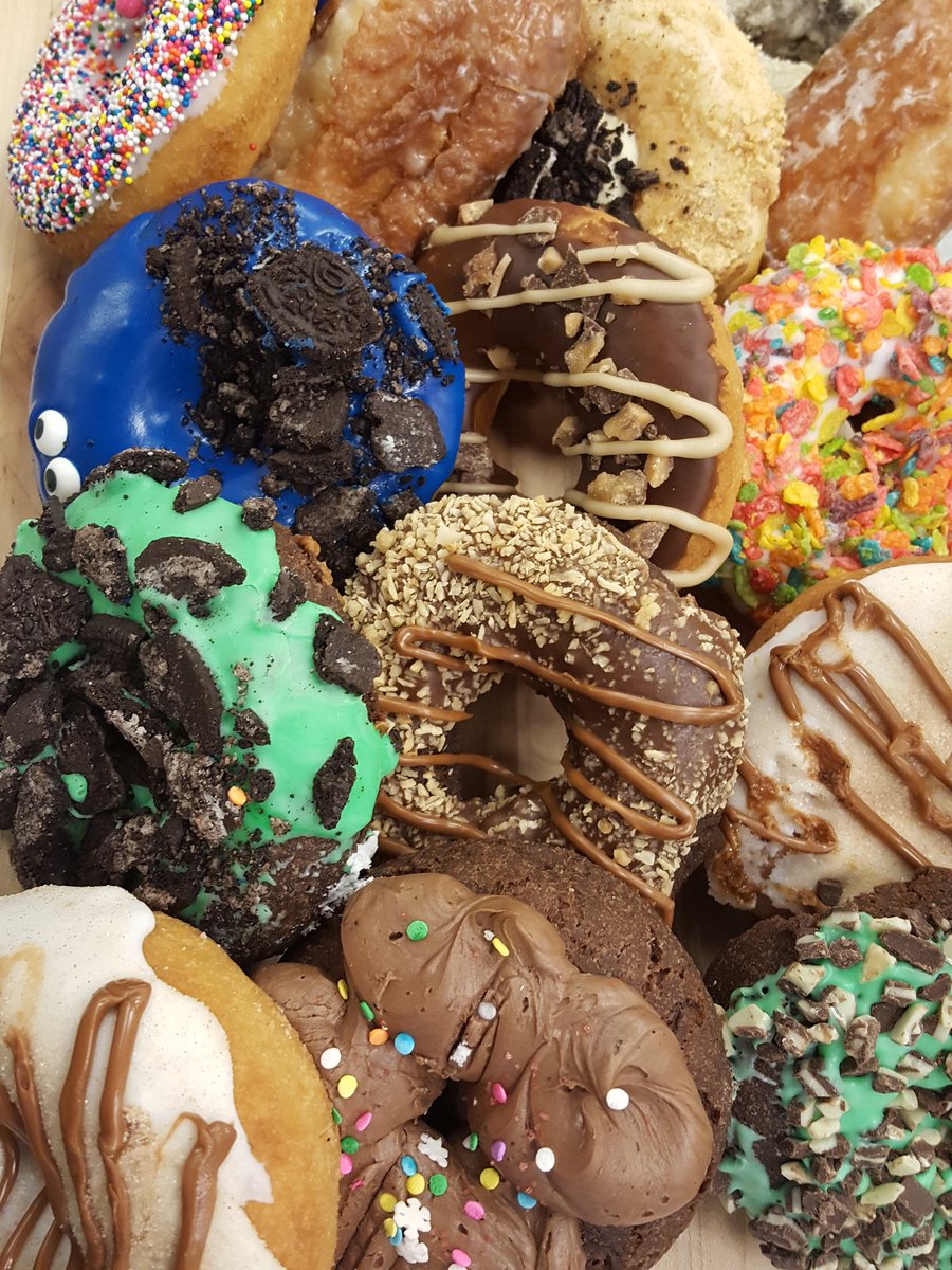 cheflinc's tweet photo. Hats off to Hurts Donuts in Frisco. Eighty mile drive but beautiful donuts! https://t.co/VL46KH8MK8