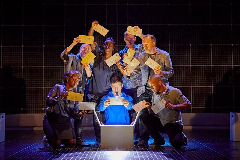 1SeanMac's tweet photo. Wonderful press night last night- standing ovation - and brilliant work from this lovely cast and the team that make it happen @katyrudd @franticassembly @JGreenCasting @NationalTheatre @agirlinthedark @curiousonstage #curiousreturns 🐶🐀 https://t.co/kQOYOWEdfm
