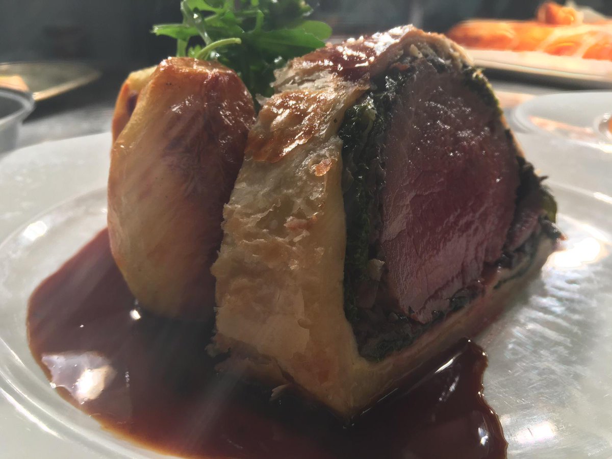 Fancy a taste of this juicy beef wellington? 😍

SmokyBBQ caters for any event, we would love to serve it to you!

Book now:

📱+447891 253318
📧 Info@smokybbq.co.uk