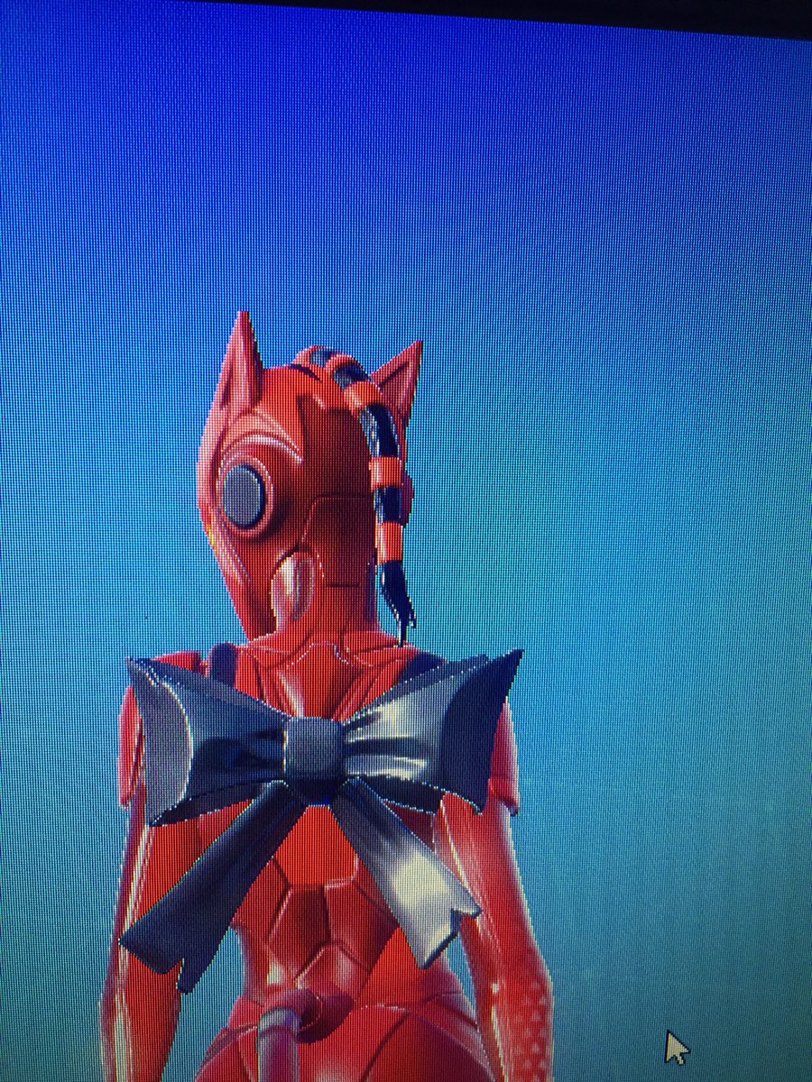 Clauw On Twitter I Was Excited To Unlock The Lynx Variants On The - unlock the lynx variants on the s7 fortnite battle pass until i saw the back of the skin what is this the hair braid ponytail throws me off sooo