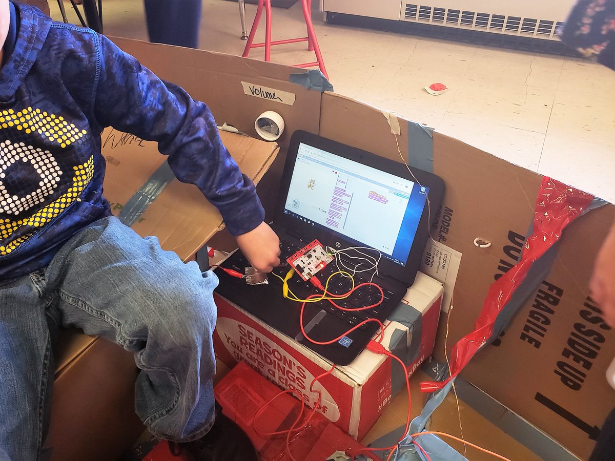 makeLabClinton's tweet photo. Honored &amp; excited to have been a part of #25daysofmaking with @SShepReads and her amazing 4th graders. Check out their Santa's Sleigh 2.0 designs and prototypes! https://t.co/C4eeTaXLK5 https://t.co/pw2S3ku0ow