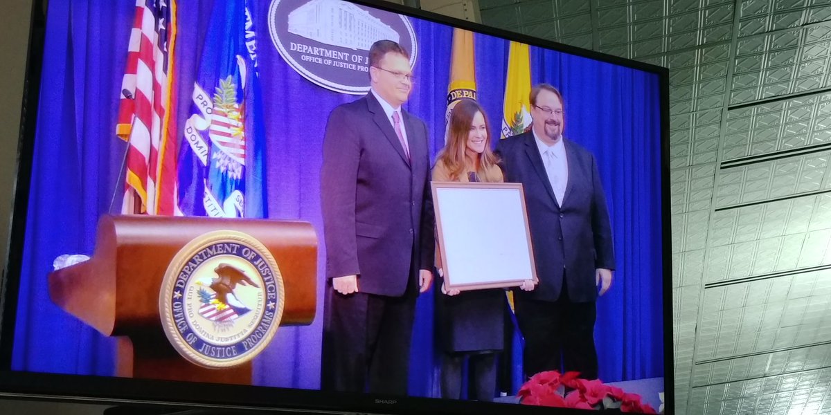 gcordner's tweet photo. Maureen McGough receiving DOJ OJP 2018 Distinguished Service Award for leadership of the NIJ LEADS Scholars and LEADS Agencies initiatives. https://t.co/9n6T0EW3aF