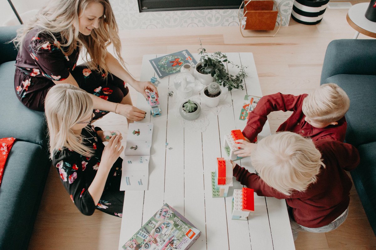 cindy_dueck's tweet photo. Lego is a classic and it’s our go to toy for quite time, family time and my kids get super creative! #ad @CanadianTire has all of the hottest toys and games. We just love the selection of holiday toys and games for gift giving. #canadiantire #canadasfunstore #sponsored https://t.co/bIfb2qrnu9