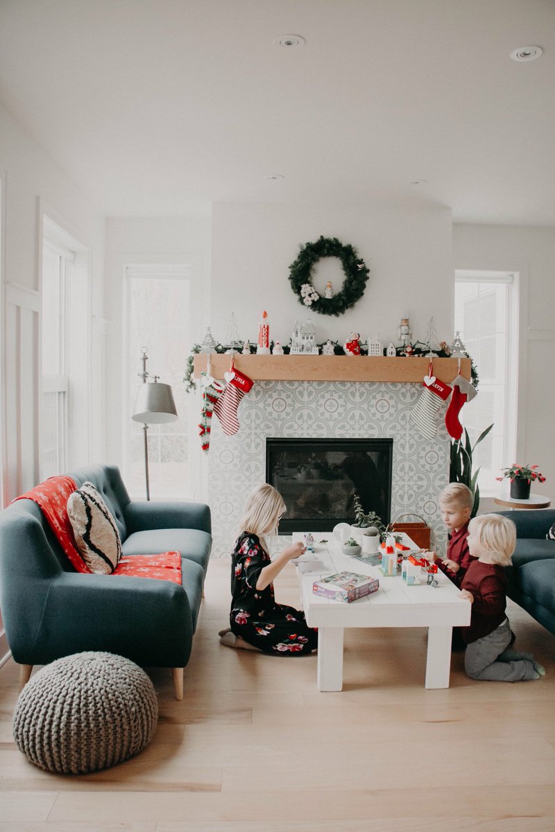 cindy_dueck's tweet photo. Lego is a classic and it’s our go to toy for quite time, family time and my kids get super creative! #ad @CanadianTire has all of the hottest toys and games. We just love the selection of holiday toys and games for gift giving. #canadiantire #canadasfunstore #sponsored https://t.co/bIfb2qrnu9