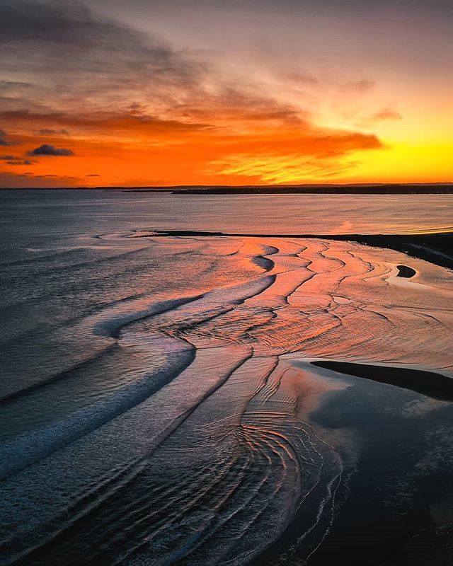 The first Canadian burn 🔥🇨🇦 .
.
.
#halifaxnoise #haligonia #halifax #discoverhalifax #explorenovascotia #visitnovascotia #explorecanada #imagesofcanada #eastcoastcreatives #canadasworld #canadavacations #canadiandestinations #jordhammondsundays #lens… ift.tt/2UDrsFh