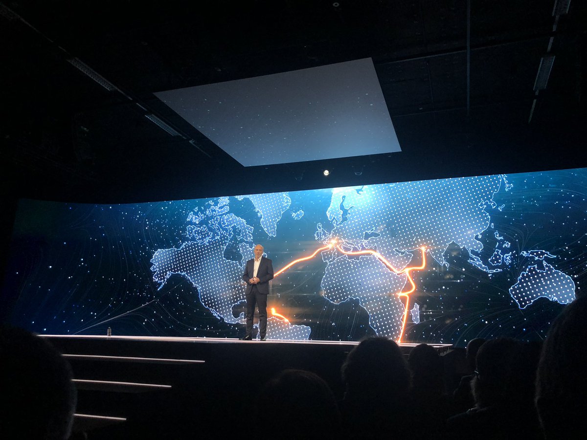 #showhello : « l’Innovation simple et accessible pour le plus grand nombre » #orange