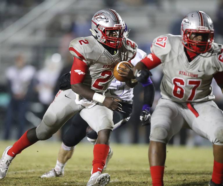 RHHerald_Preps's tweet image. Local sports roundup:
- @footballSPHS RB @JErvin_9 finds his college football home
- @GF_athletics tops 1A boys' basketball state rankings
- @rog_wells leads @valdostastatefb into D2 national championship game
- @ceeflashpee84 scores 5th TD of season
heraldonline.com/sports/high-sc…