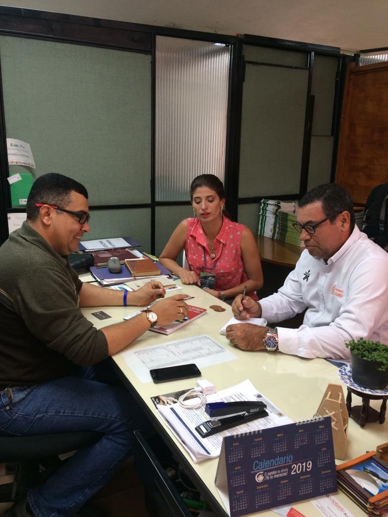hpaterninae's tweet photo. En el Municipio de Amaga concertando plan operativo 2019, secretario de educación Julio César Uribe, Sandra Milena Ortiz, promotora de turismo y el Centro de Formación Minero Ambiental.@Farid_Figueroat @SBDIR_SENACFMA @CoordAcad_CFMA @EstradaCarlosM @SenaCfma https://t.co/kD6pNt7Mp9
