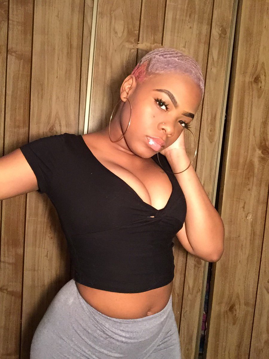 _aaliyahs's tweet photo. black cloud ☁️ https://t.co/PRzUX7Cs44