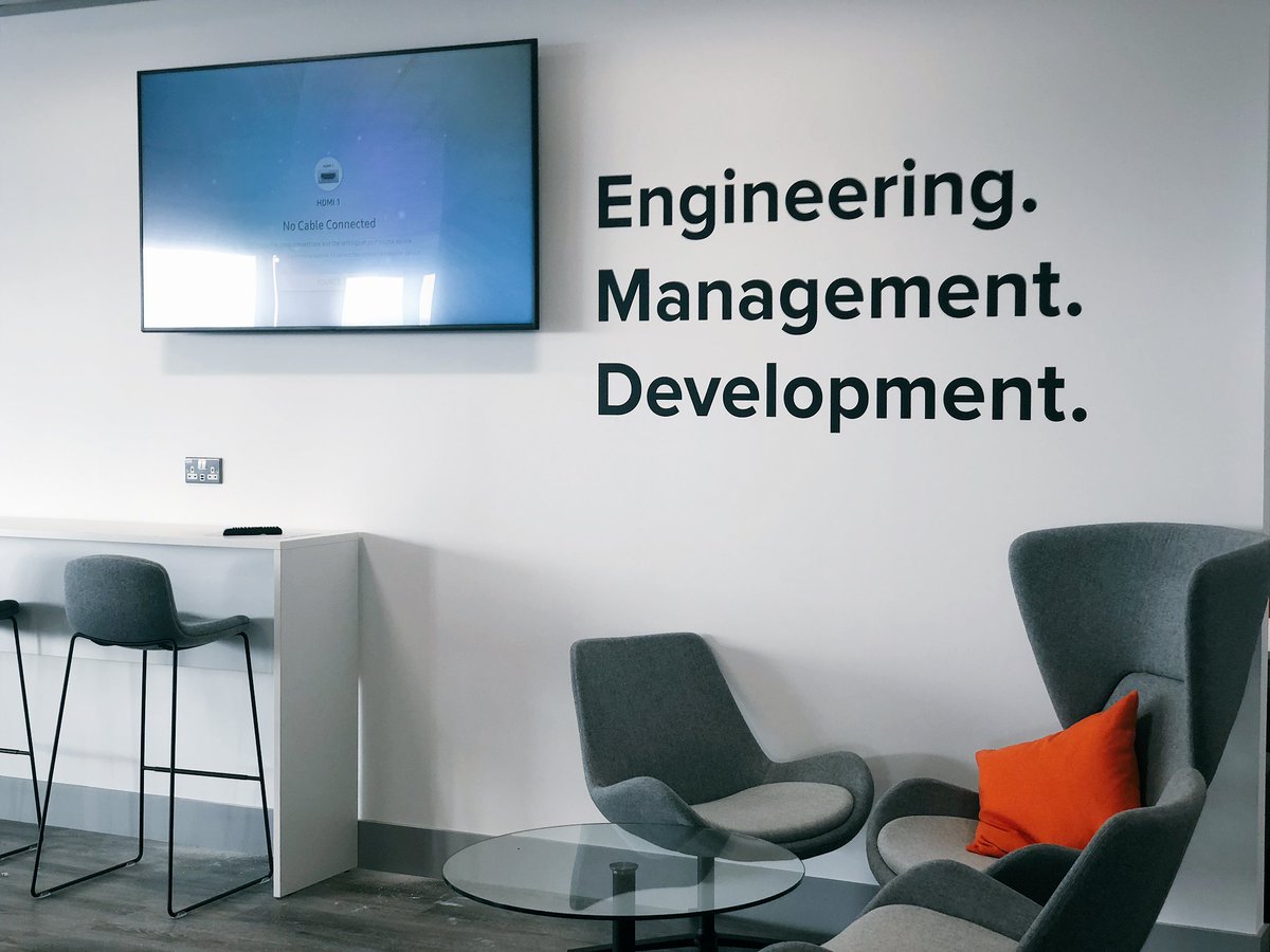 Got something to say? Then tell your staff and visitors with 65” digital signage swish! #avtweeps