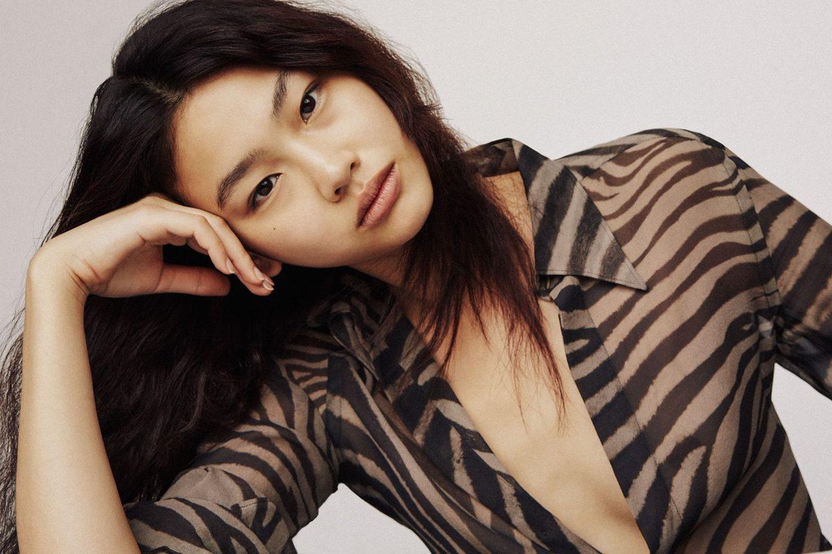 Hoyeon Jung for MODELS.com 'The Graduates'. She gives a great interview, you should go read it! models.com/mdx/hoyeon-jun…