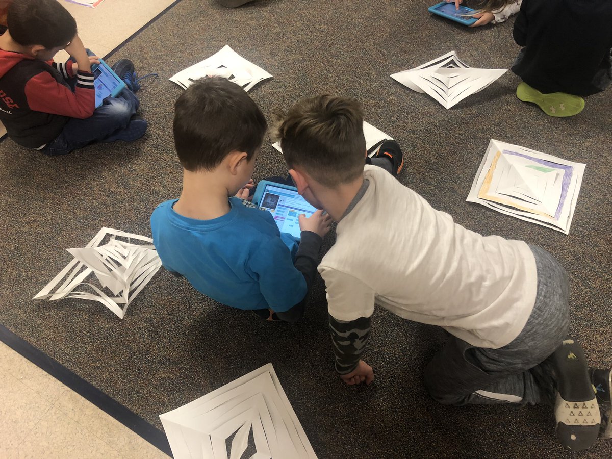 CMTeaches's tweet image. Hershey 2nd graders practicing their computer programming by following algorithms & debugging through unplugged👐🏽 & plugged lessons🔂 @codeorg #pairedprogramming #trojanpridedtsd