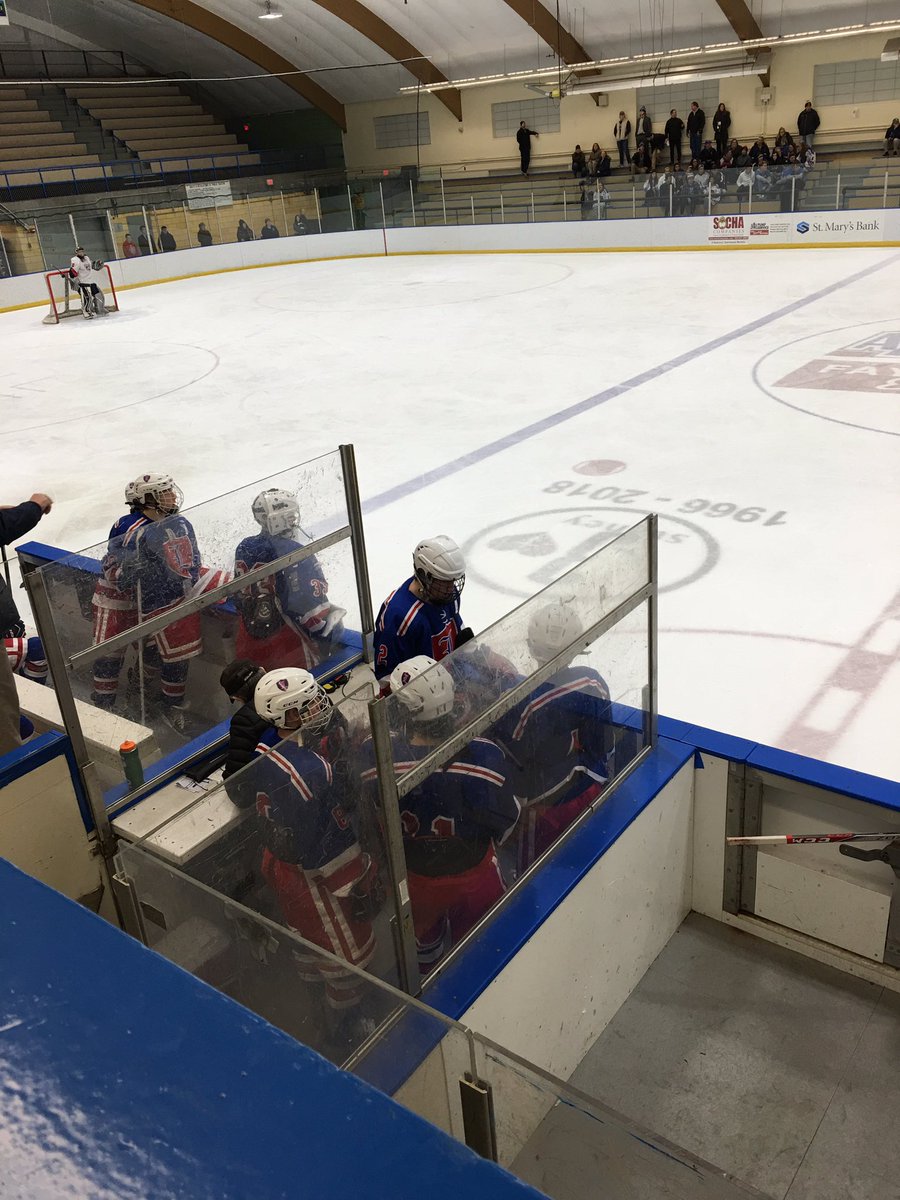 MMHSPUCK's tweet photo. Party in the Lancer penalty box. Memorial has a 5 on 3 with 22 seconds left in the 2nd https://t.co/yY3F5Gl753
