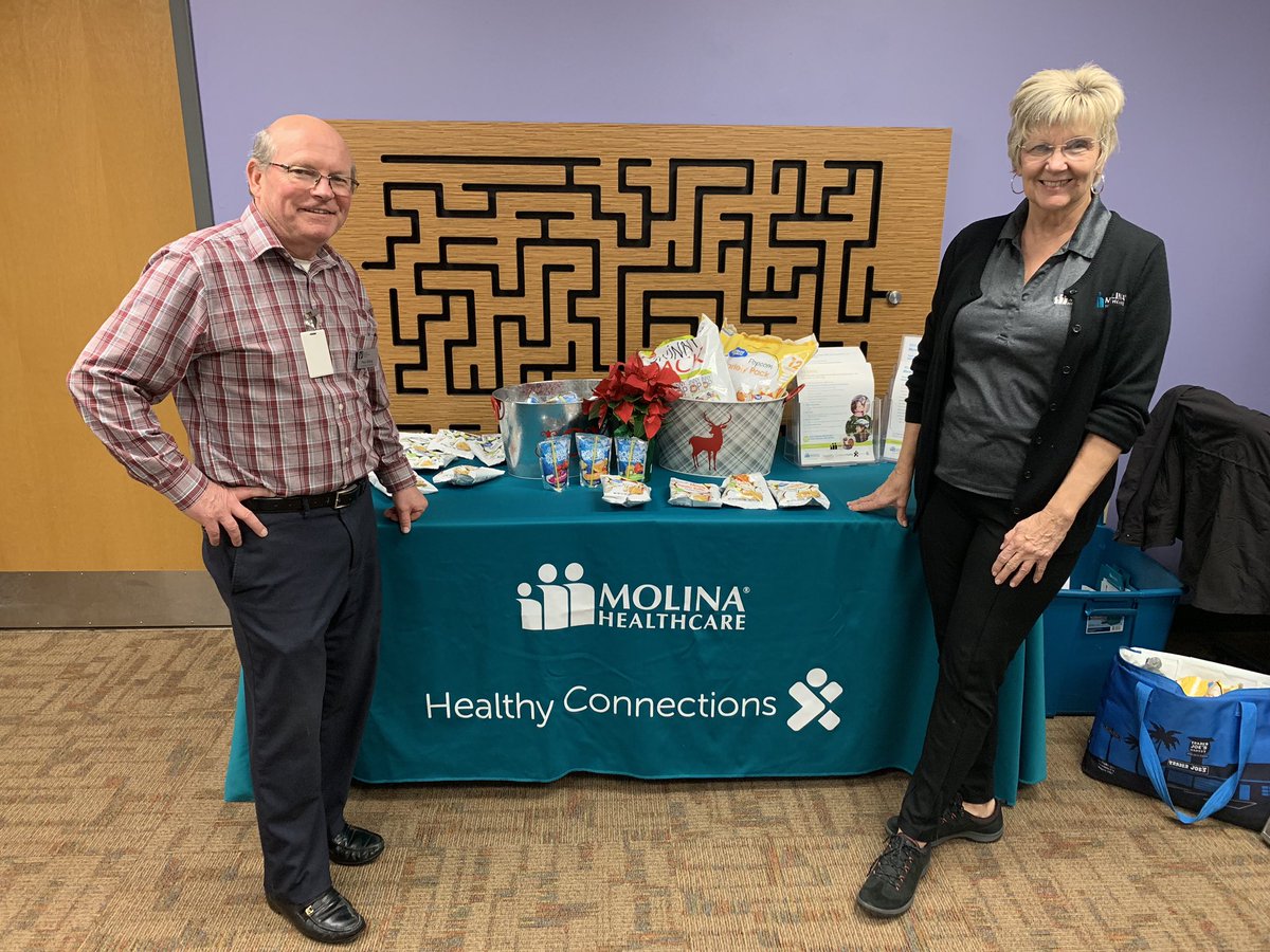 This week at CDS we are celebrating the holidays with arts and crafts, special movies and popcorn treats, and tomorrow - Santa’s Elves! A special thank you to Molina Healthcare for providing popcorn and juice boxes and for bringing the movies #molinahealthcare #artsandcrafts