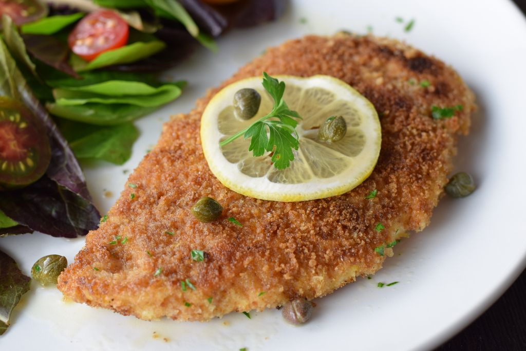 Don't let your stale holiday bread go to waste!  Make it into breadcrumbs for this delicious Breaded Lemon Chicken!  buff.ly/2Sy3byt #glutenfreerecipes #glutenfreebreadcrumbs #glutenfree