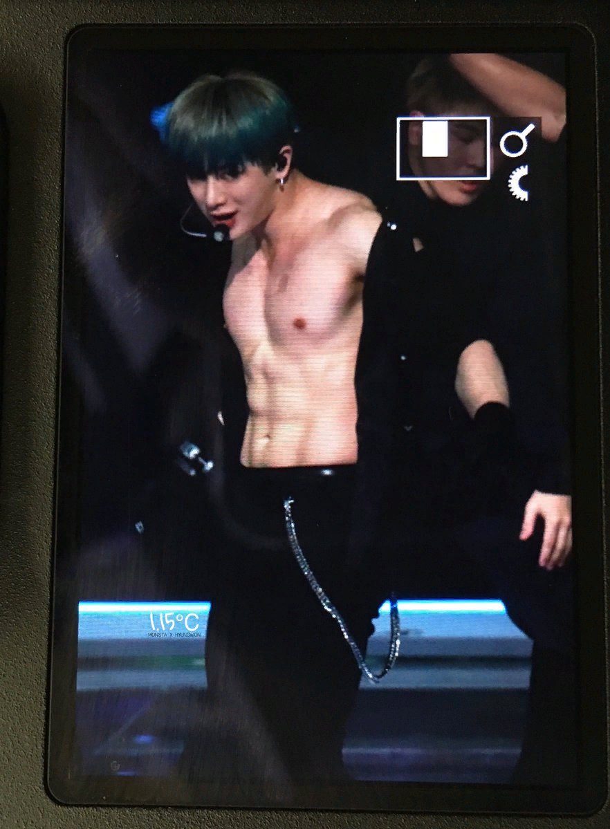 jus2_insp's tweet photo. 3 вещи в мире, которые нельзя объяснить: любовь, время и ЭТО

#MONSTA_X #MONSTAX_2018MAMA #WONHO @OfficialMonstaX https://t.co/CYPFyRt0Cq