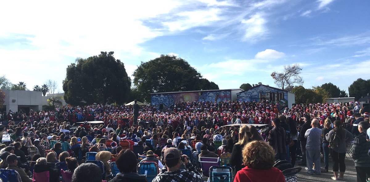 Beautiful morning at Empresa Elementary School filled with holiday music!